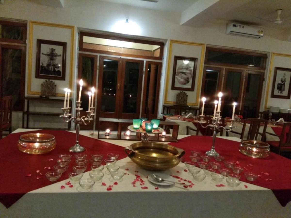 Bhanwar Vilas Palace Karauli Buitenkant foto